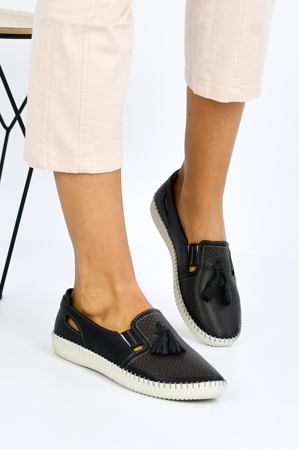 ESPADRILE NEGRE PIELE NATURALA 7PC136