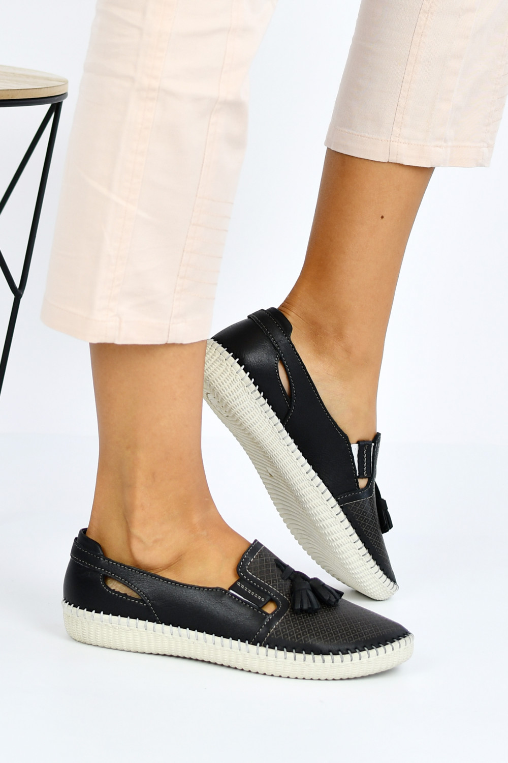 ESPADRILE NEGRE PIELE NATURALA 7PC136