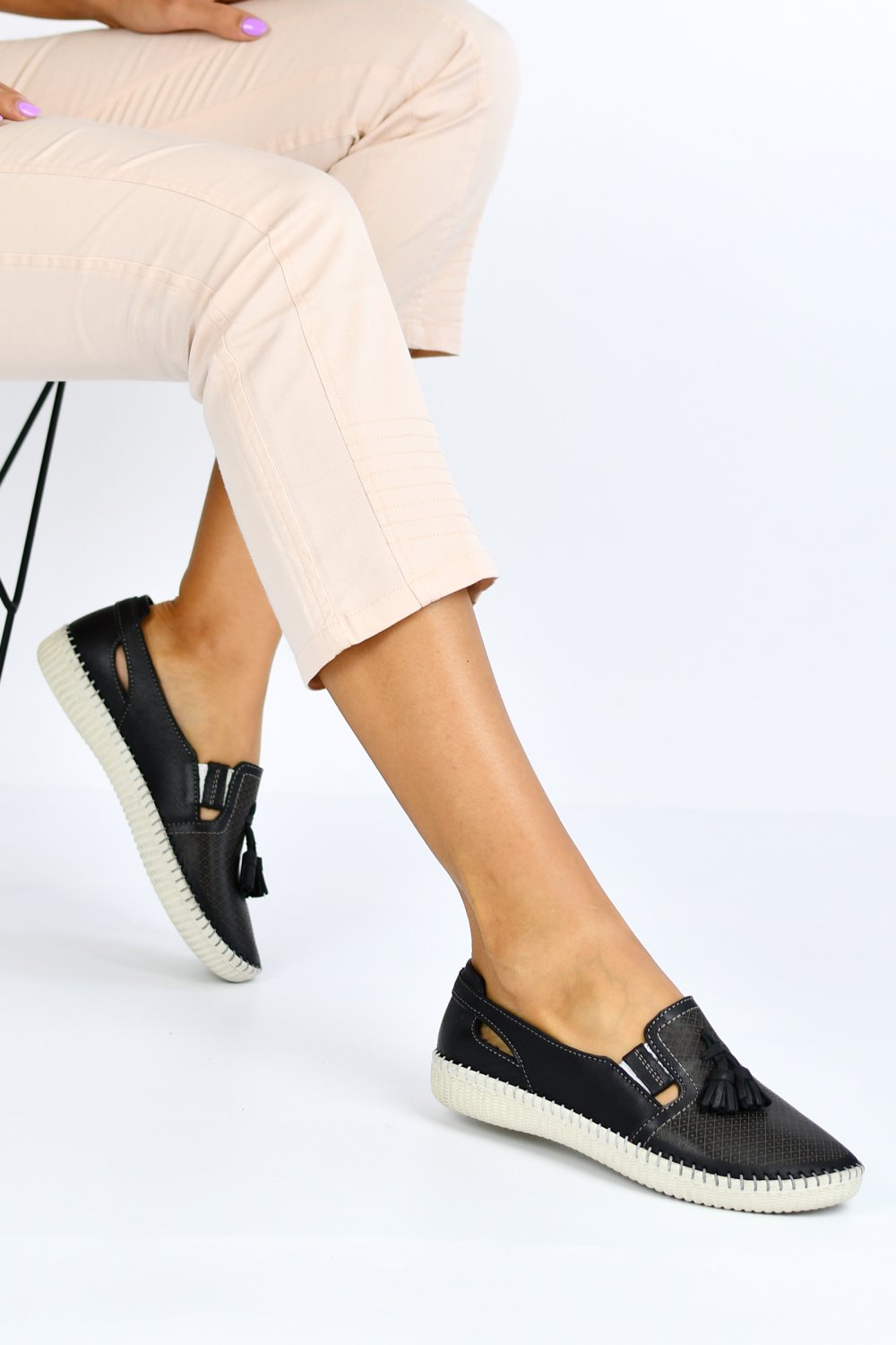 ESPADRILE NEGRE PIELE NATURALA 7PC136