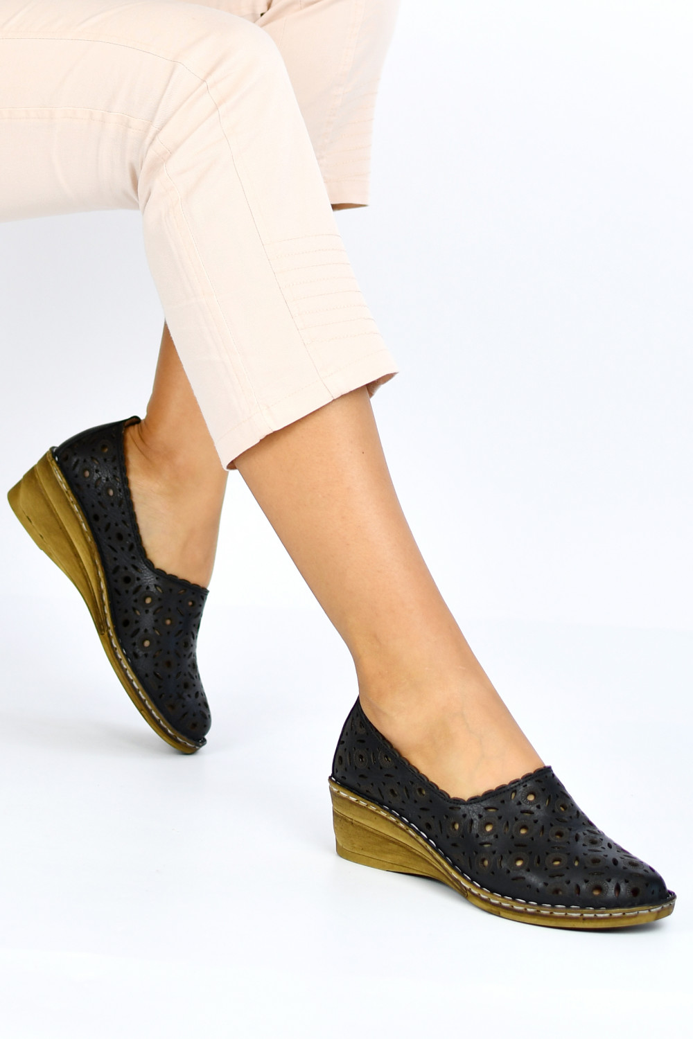 PANTOFI NEGRI PIELE NATURALA 1PC010
