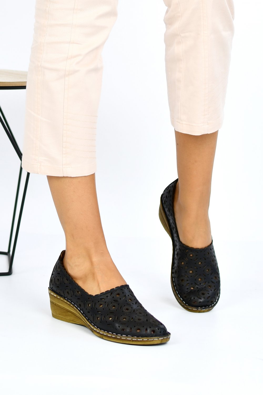PANTOFI NEGRI PIELE NATURALA 1PC010