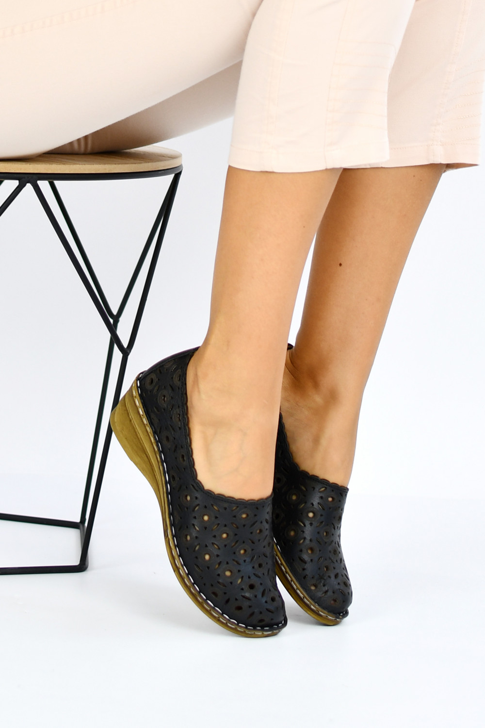 PANTOFI NEGRI PIELE NATURALA 1PC010
