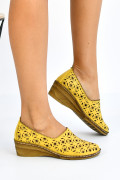 PANTOFI GALBENI PIELE NATURALA 1PC010