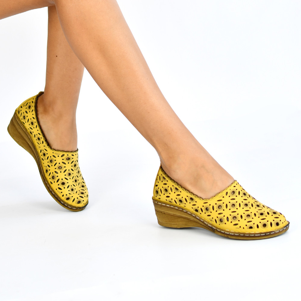 PANTOFI GALBENI PIELE NATURALA 1PC010