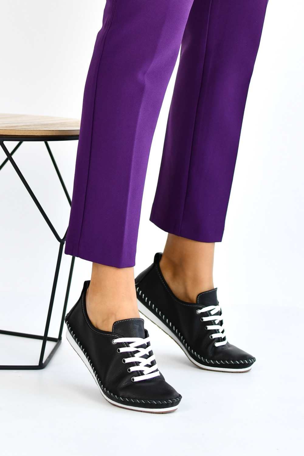 PANTOFI SPORT NEGRU ALB PIELE NATURALA HELLEN