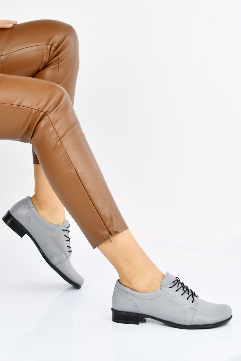 PANTOFI GRI PIELE NATURALA 2PC024