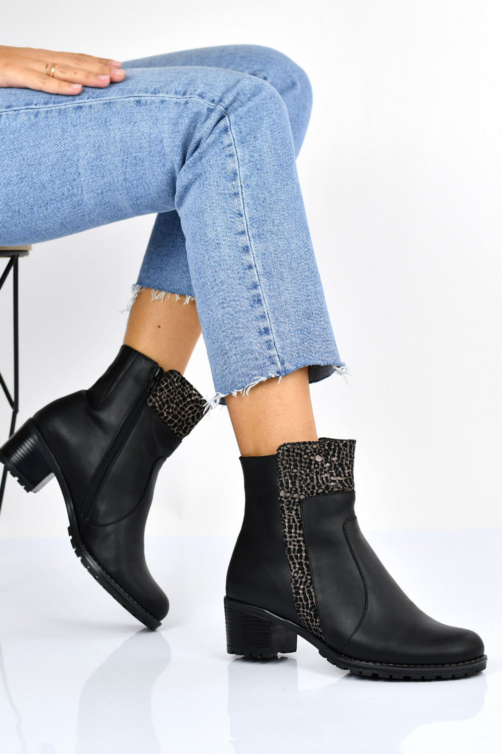BOTINE NEGRU AURIU PIELE NATURALA 0PC64