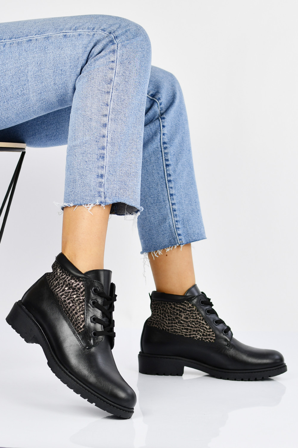 GHETE NEGRU AURIU PIELE NATURALA 1PC05