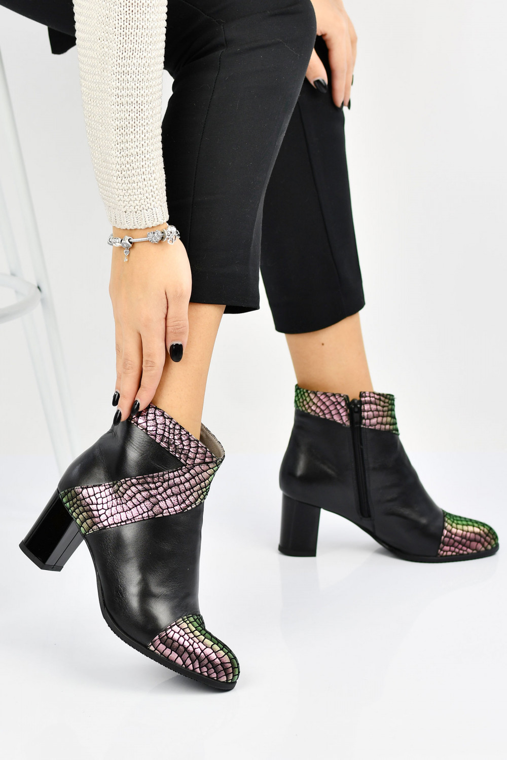 BOTINE NEGRE AURIU PIELE NATURALA APC68