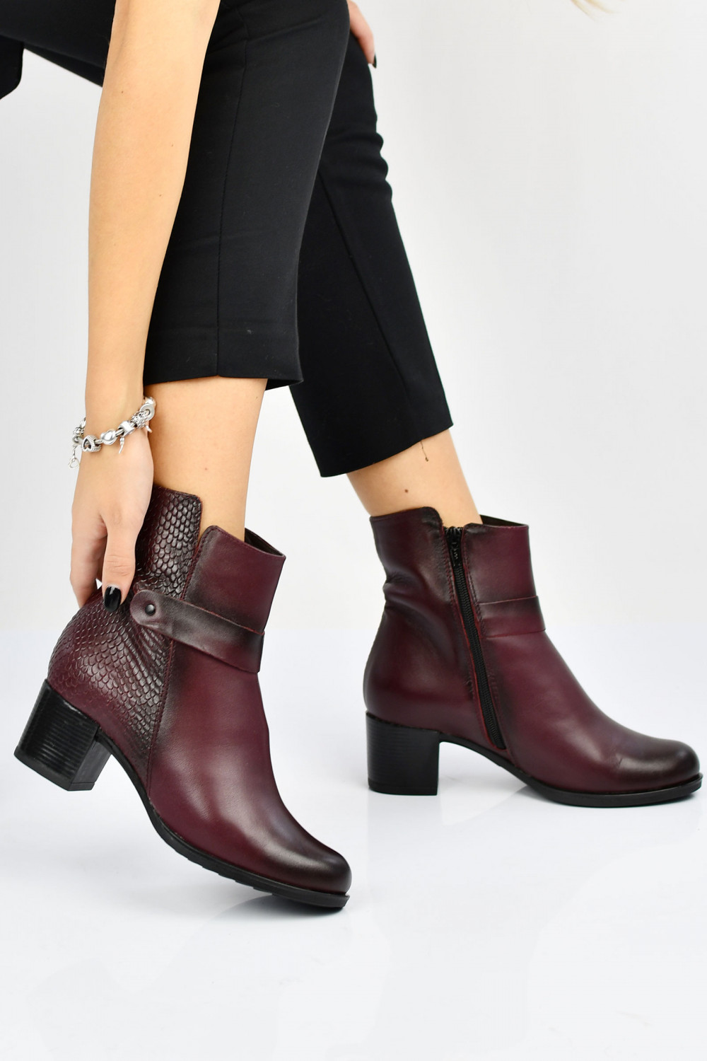 BOTINE VISINII PIELE NATURALA SARRA