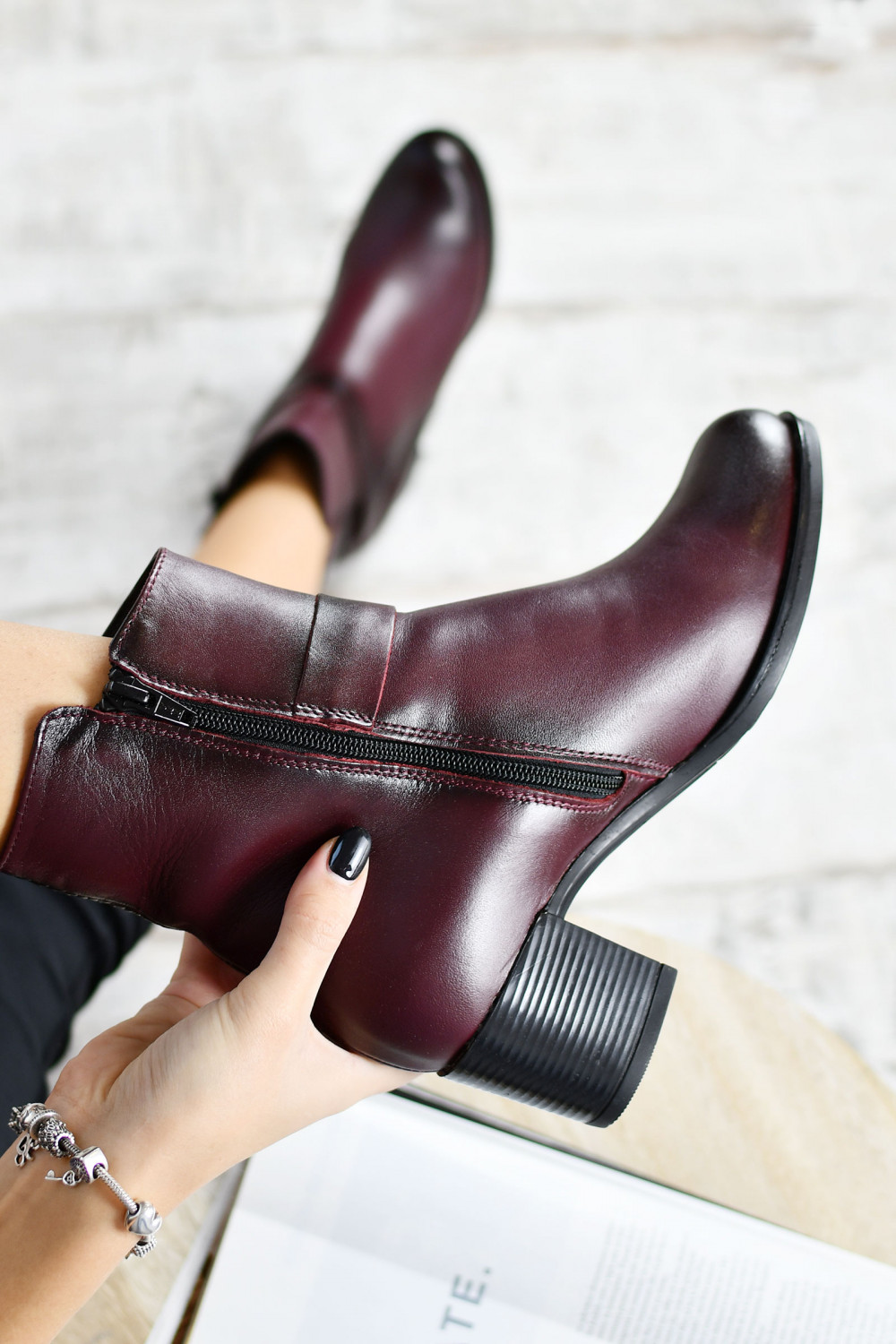 BOTINE VISINII PIELE NATURALA SARRA