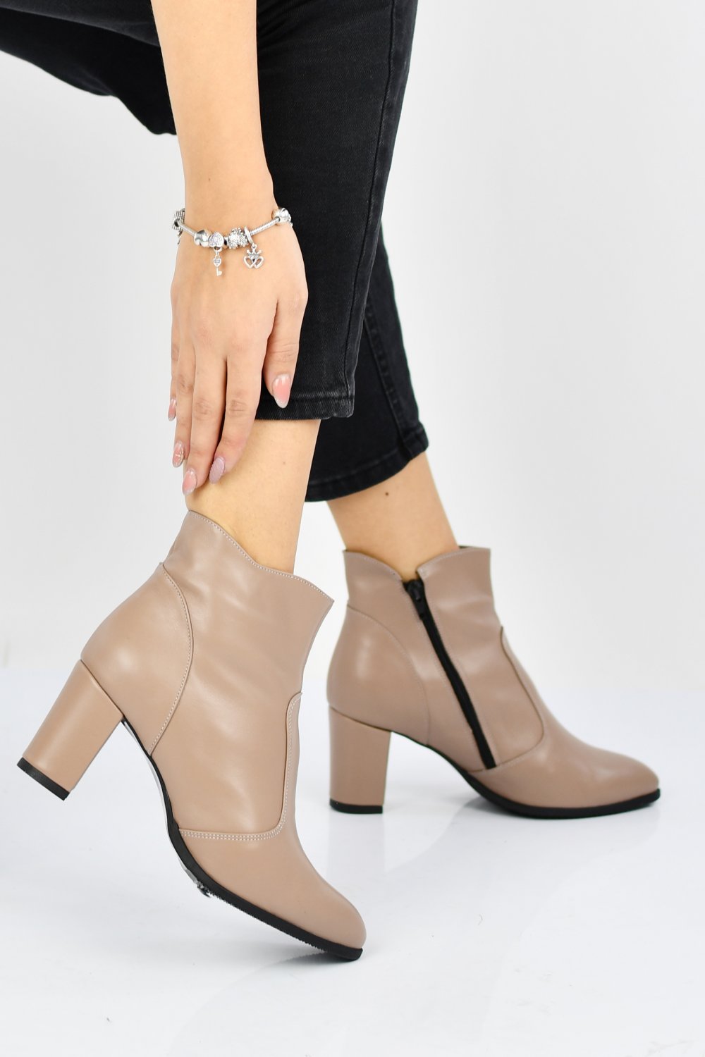 BOTINE TAUPE PIELE NATURALA APC95
