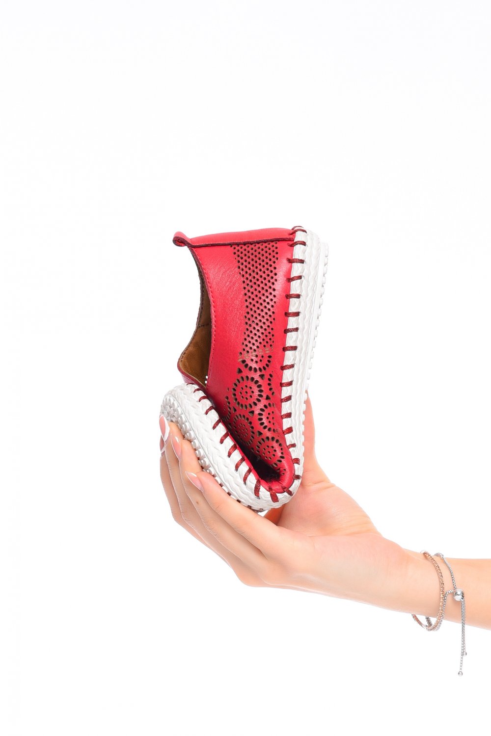 PANTOFI ROSII PIELE NATURALA 3PC0110