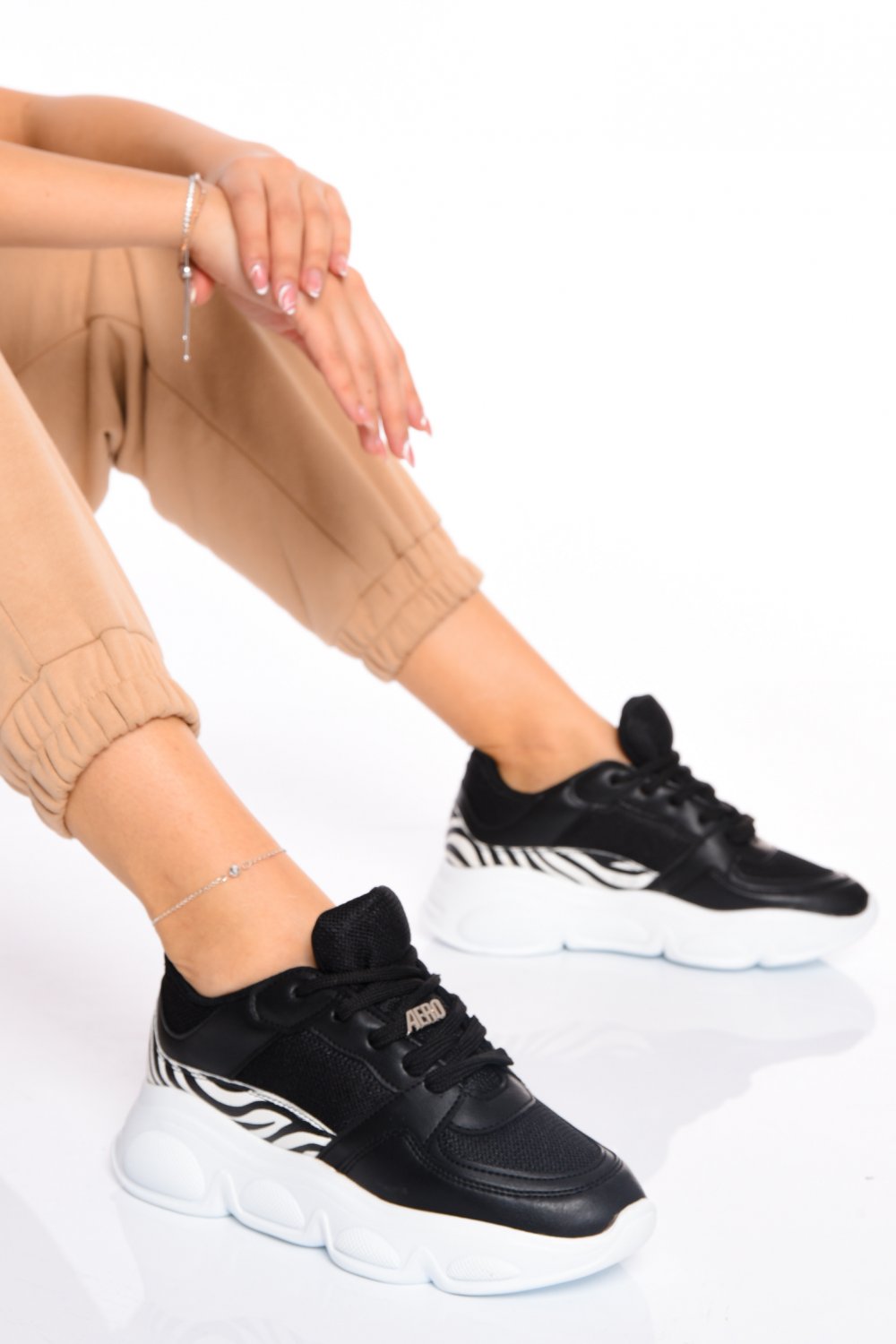 PANTOFI SPORT BLACK 6S7772AER1126