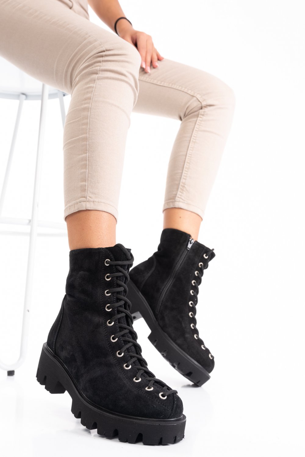 GHETE NEGRE PIELE NATURALA INTOARSA 2PC20