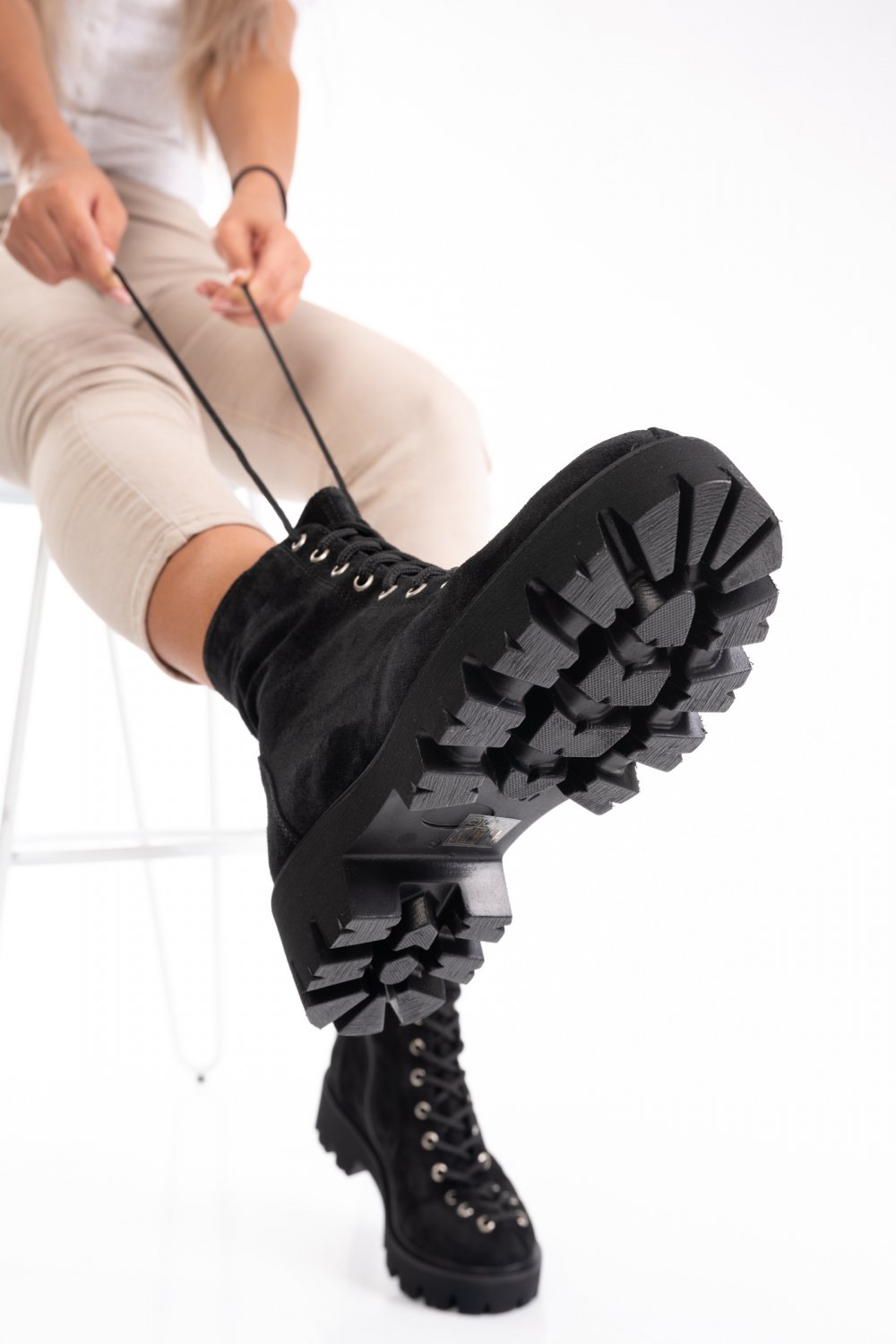 GHETE NEGRE PIELE NATURALA INTOARSA 2PC20