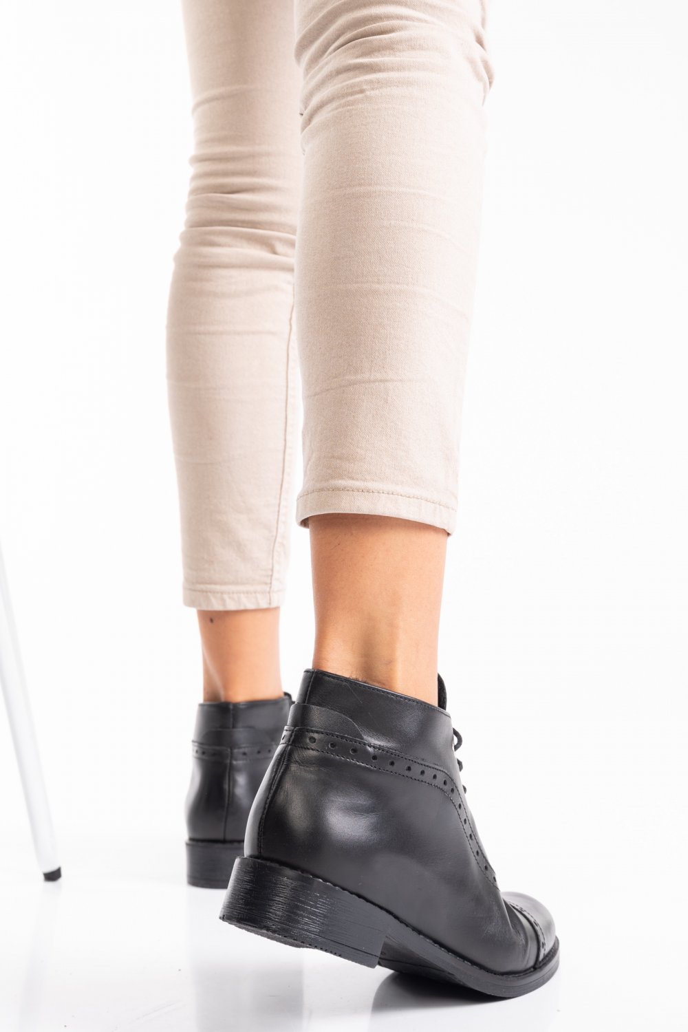GHETE NEGRE PIELE NATURALA 2PC103