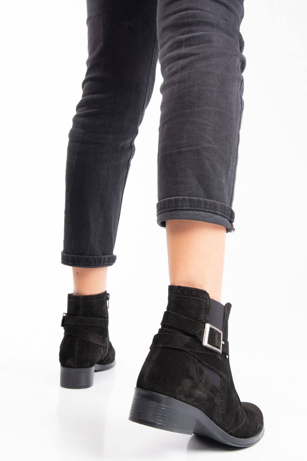 GHETE NEGRE PIELE NATURALA INTOARSA 1PC704