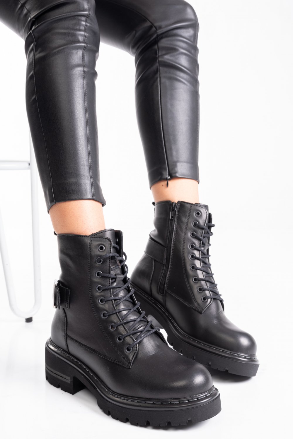 GHETE NEGRE PIELE NATURALA 1PC92897NP