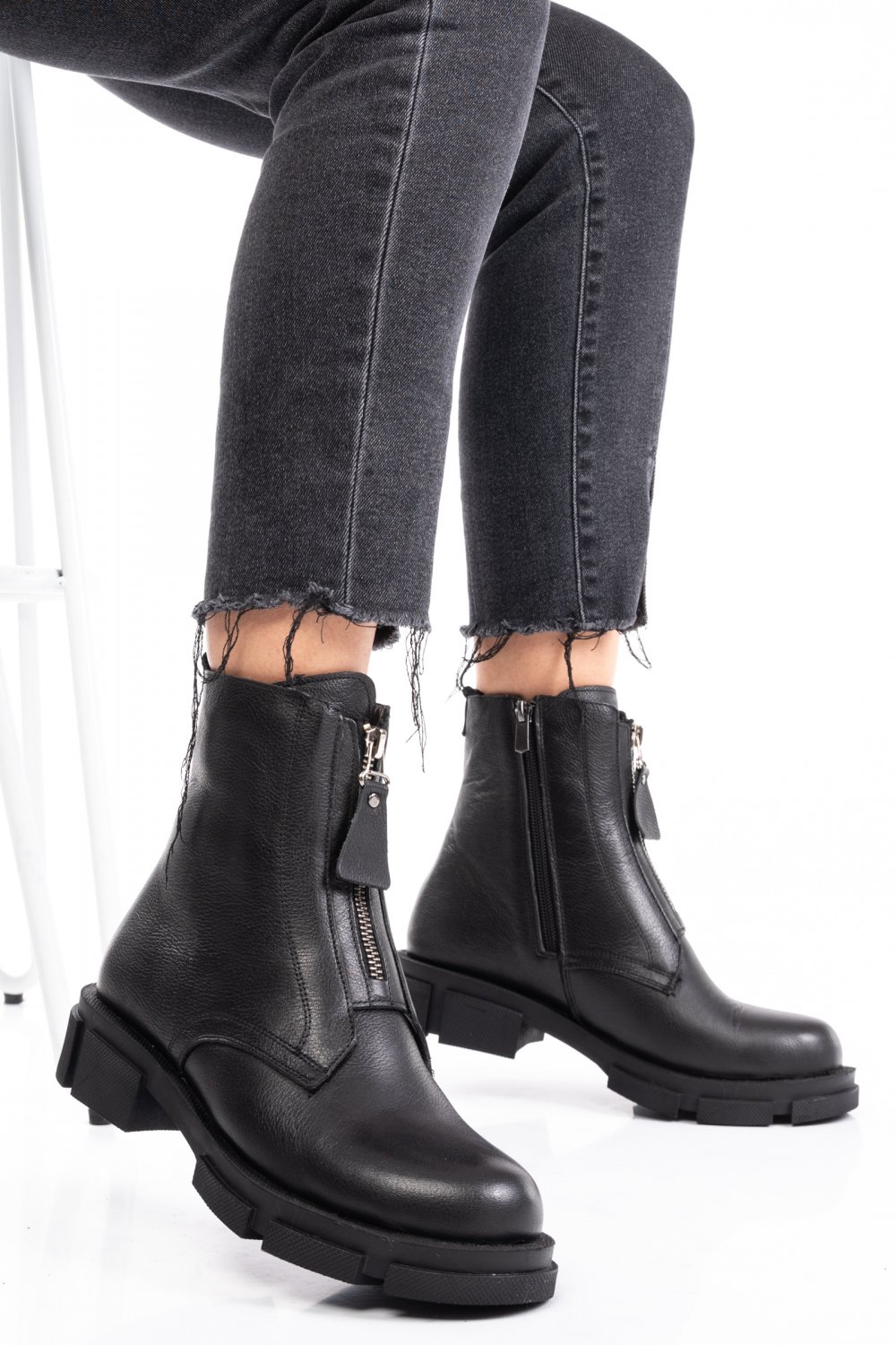 GHETE NEGRE PIELE NATURALA 3PC012