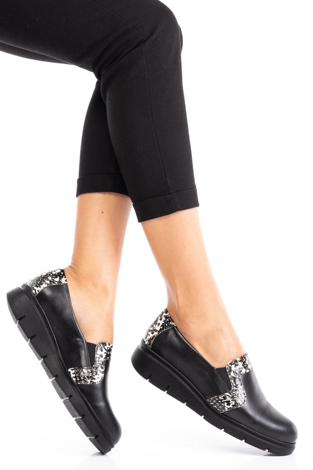 PANTOFI NEGRI PIELE NATURALA 2PC023L