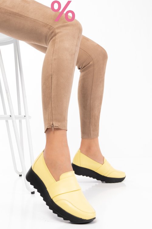 Mocasini galbeni piele naturala 2pc022