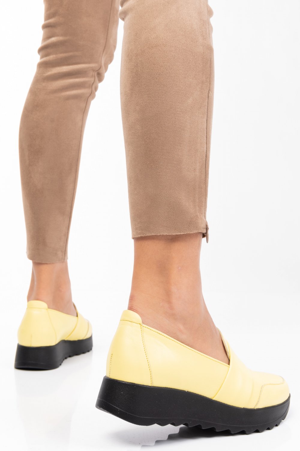 MOCASINI GALBENI PIELE NATURALA 2PC022