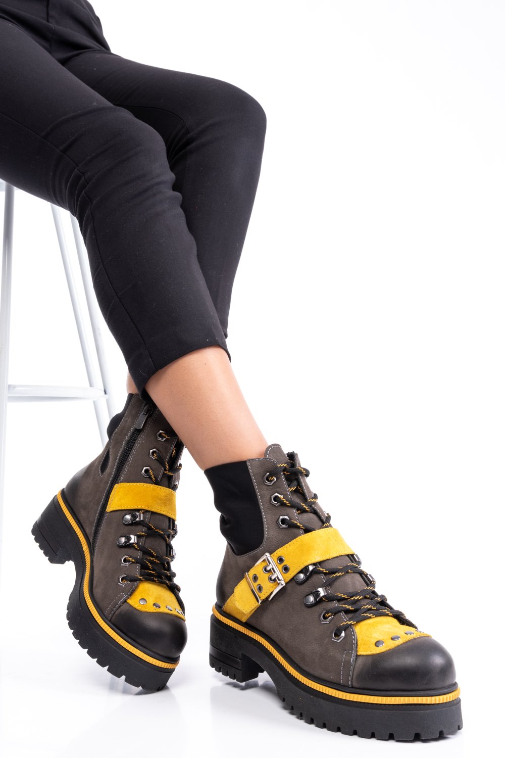 GHETE GRI PIELE NATURALA 5PC143