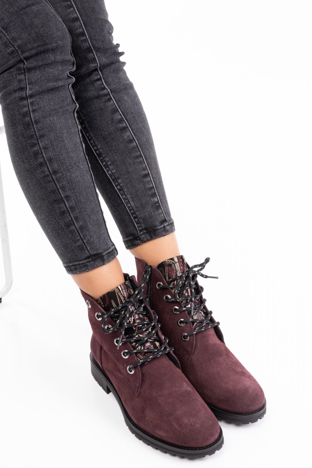 GHETE VISINII COLOR PIELE NATURALA INTOARSA 0PC10