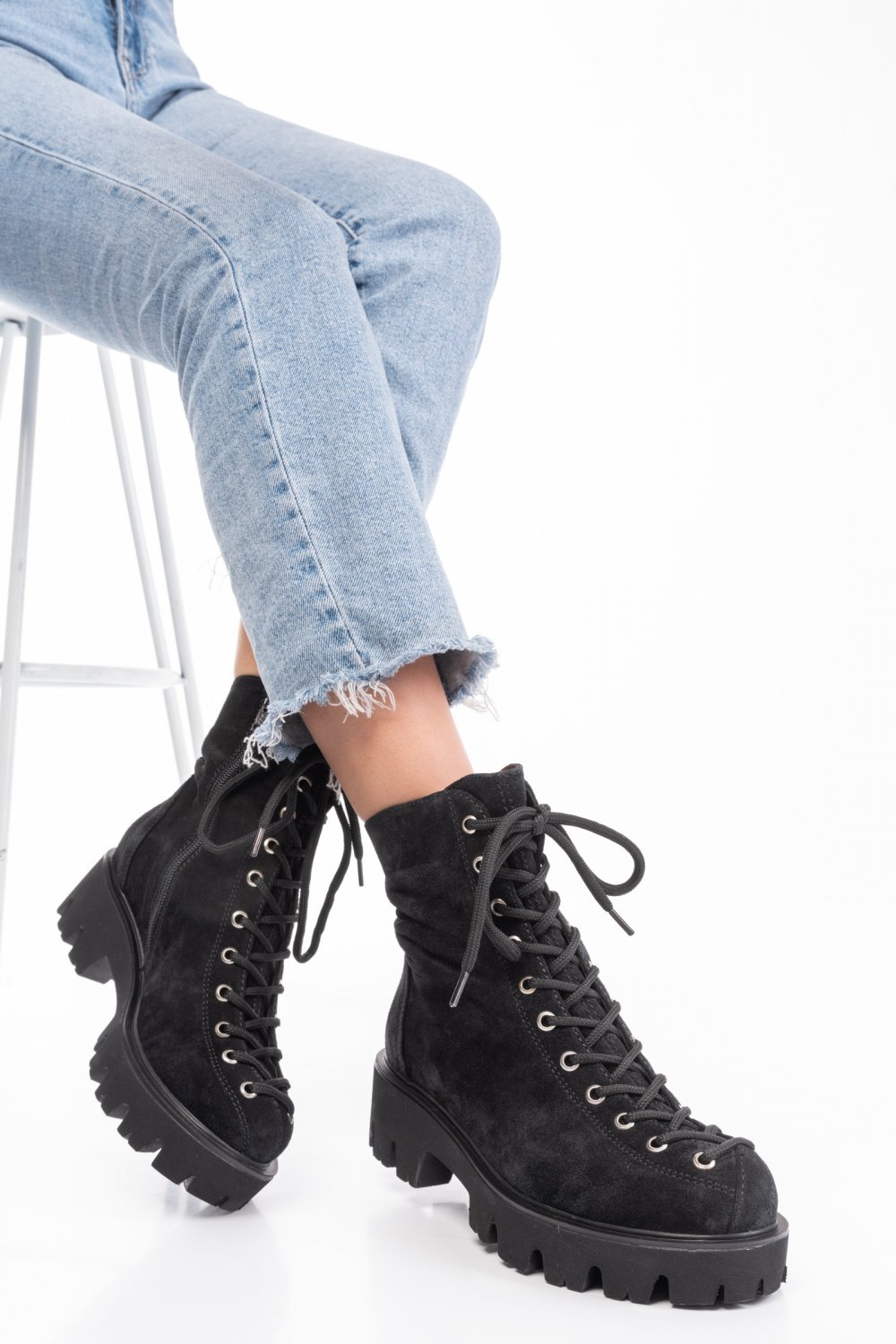 GHETE NEGRE PIELE NATURALA INTOARSA 2PC20