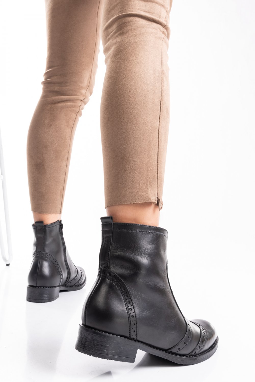 GHETE NEGRE PIELE NATURALA 1PC801