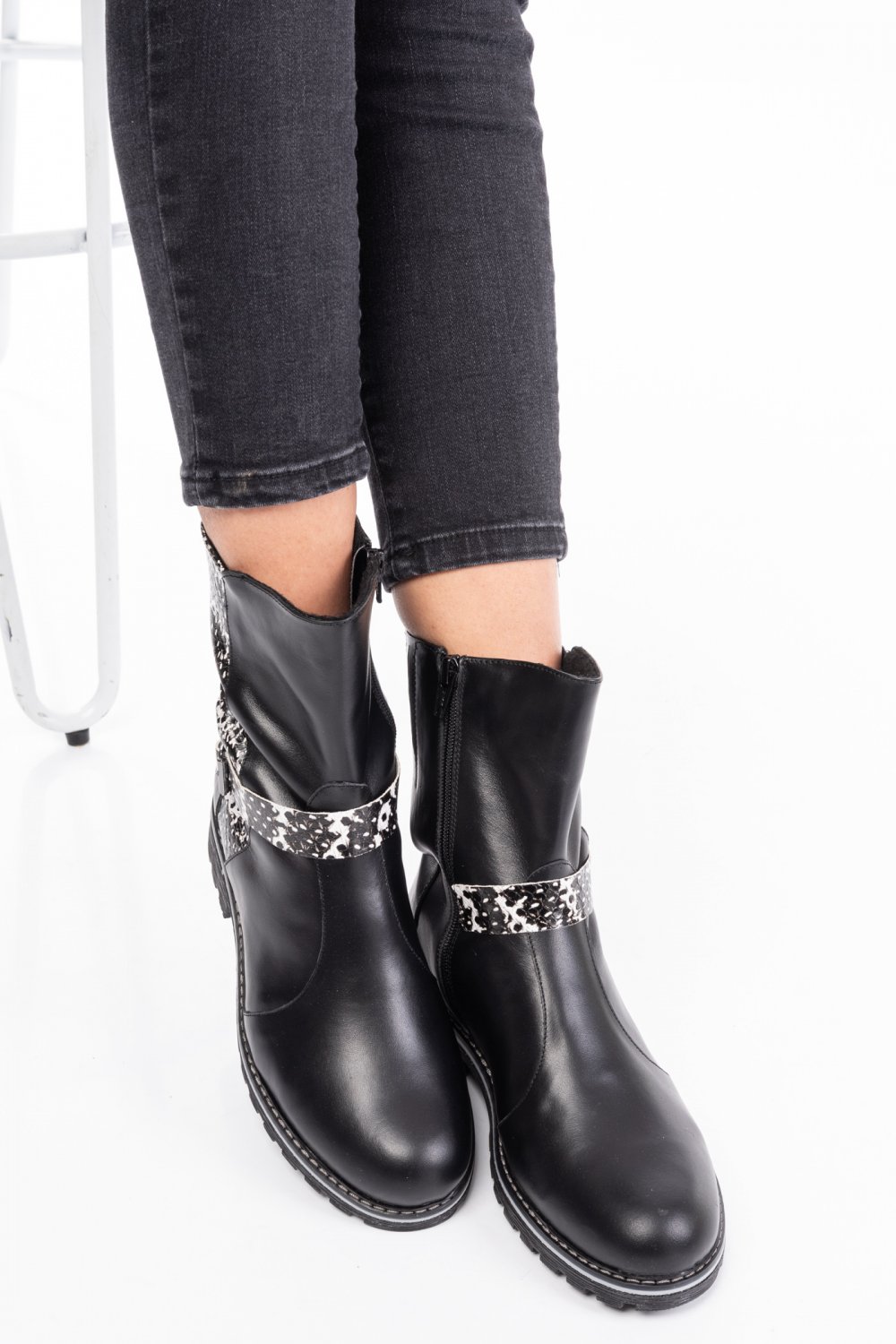 GHETE NEGRU ALB SNK 0PC17