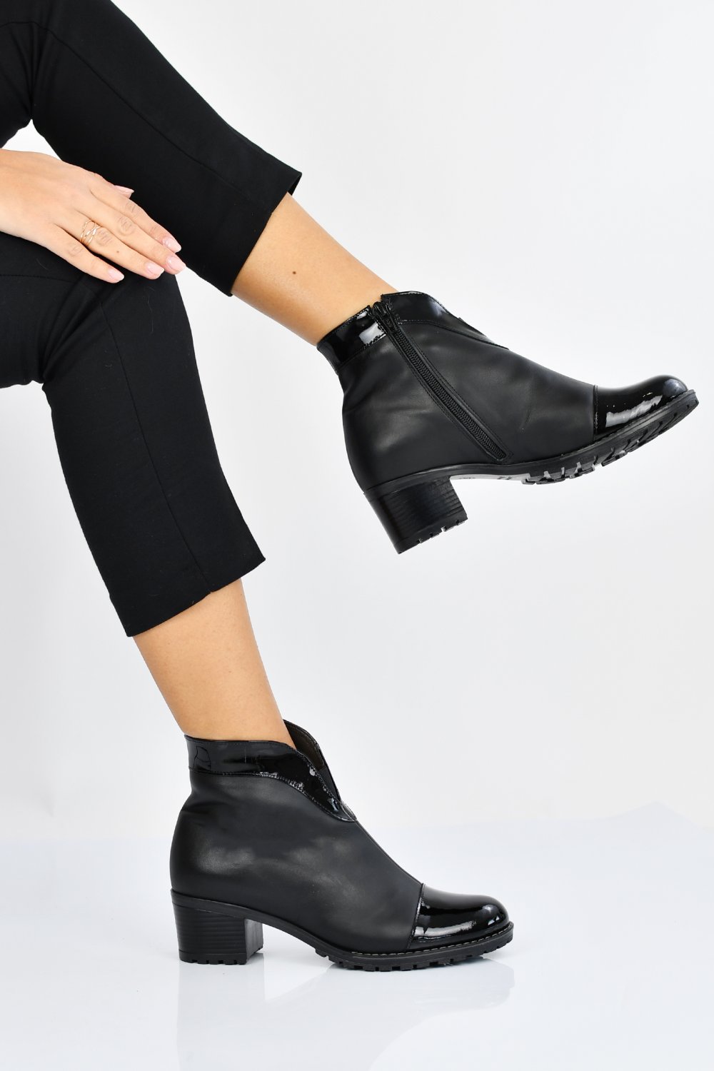 BOTINE NEGRE PIELE NATURALA 0PC62