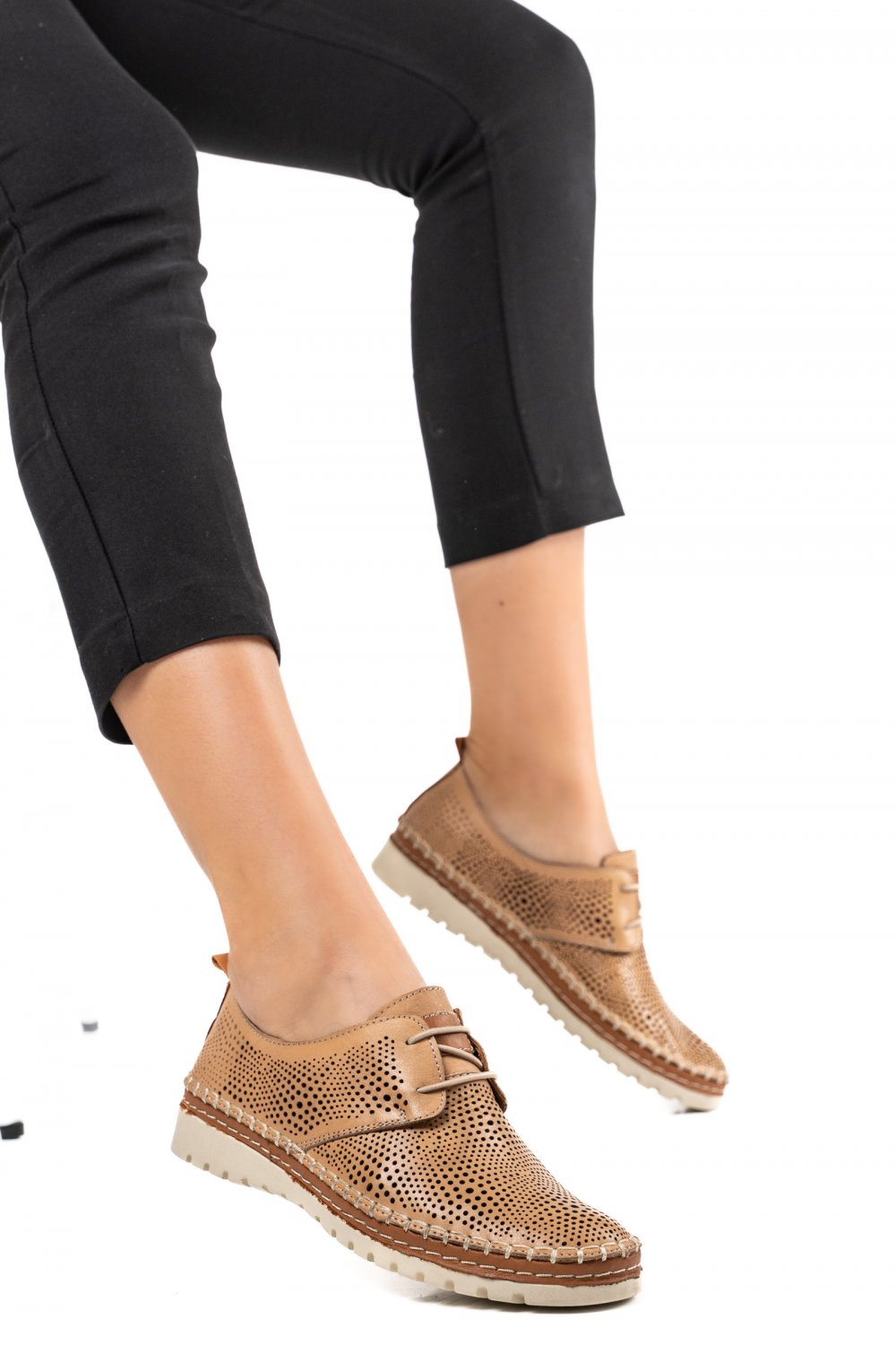 PANTOFI BEJ  PIELE NATURALA 2PC104-1