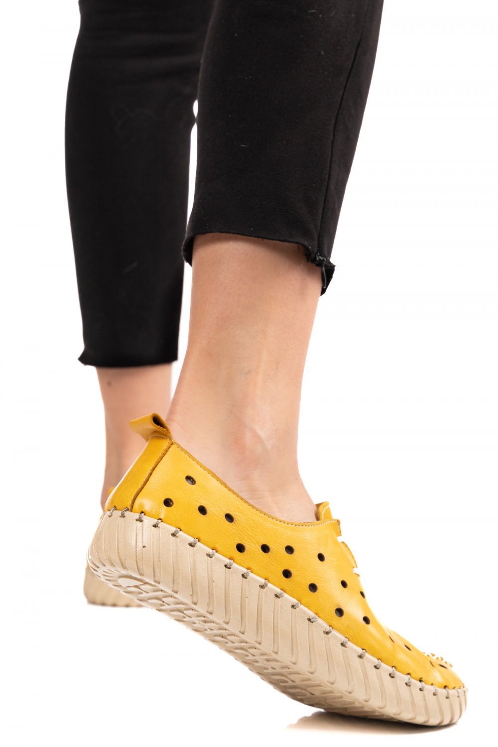PANTOFI GALBENI PIELE NATURALA 5PC55
