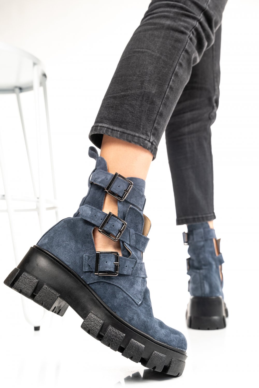 GHETE BLEUMARIN PIELE NATURALA INTOARSA 1PC90L