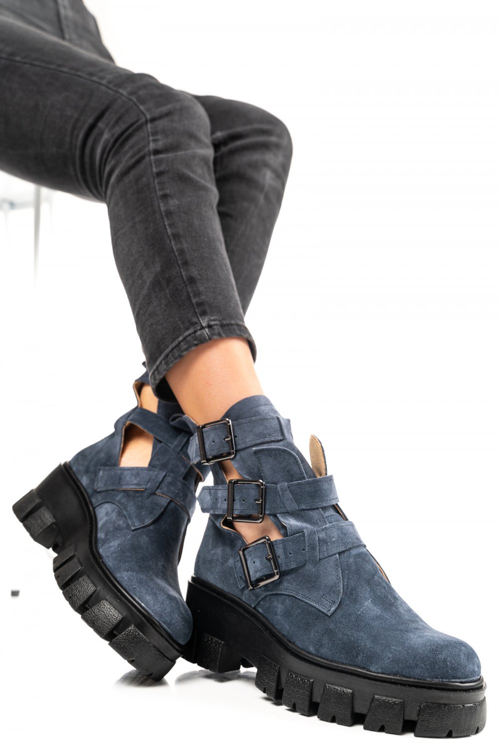 GHETE BLEUMARIN PIELE NATURALA INTOARSA 1PC90L