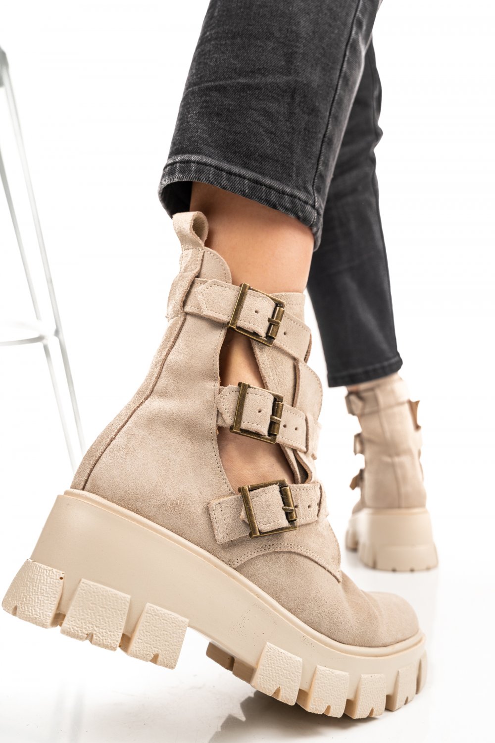 GHETE BEJ PIELE NATURALA INTOARSA 1PC90L