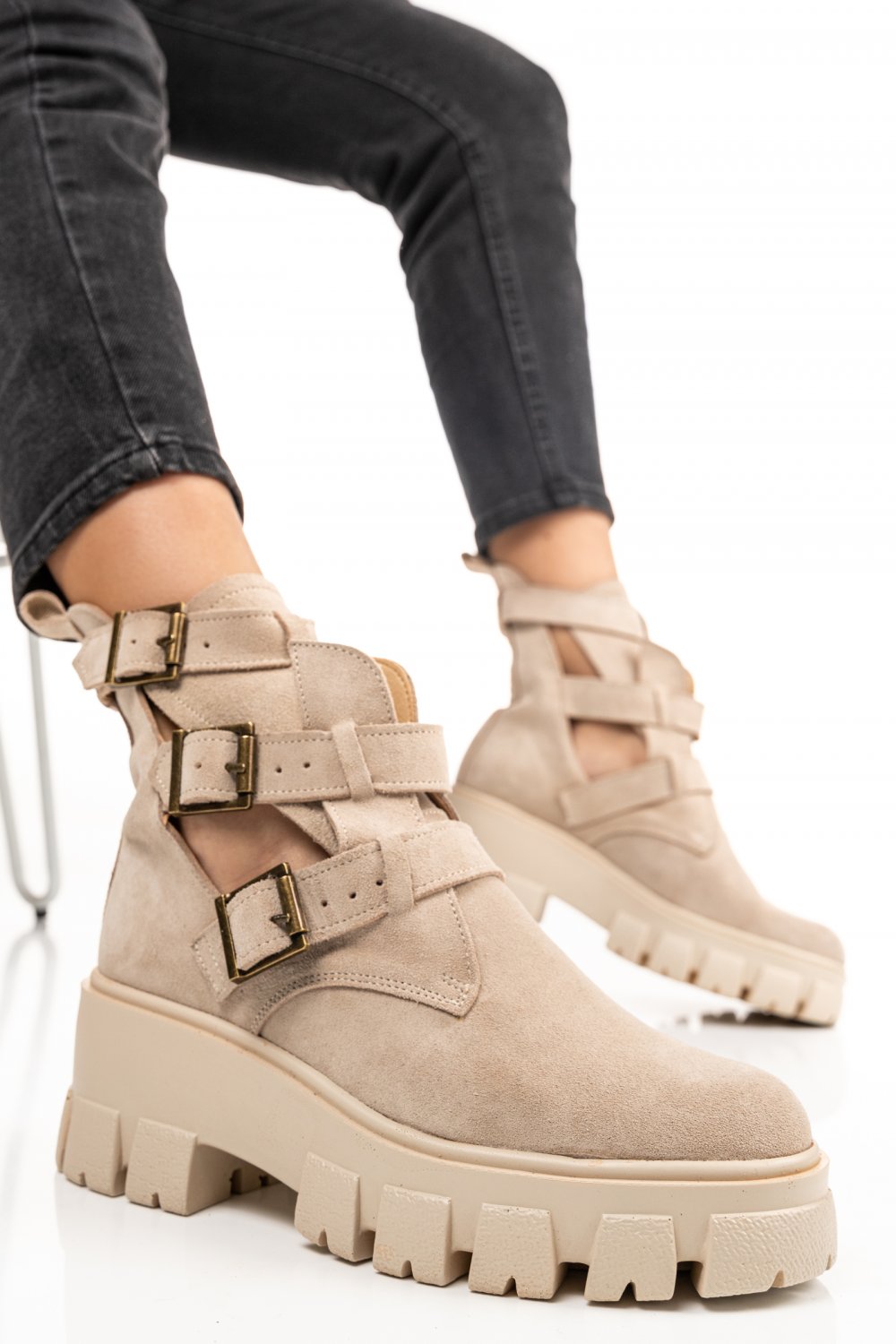 GHETE BEJ PIELE NATURALA INTOARSA 1PC90L