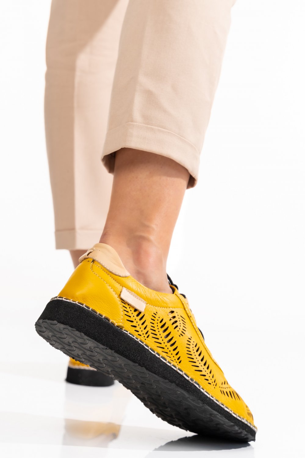 PANTOFI GALBENI PIELE NATURALA 6PC312