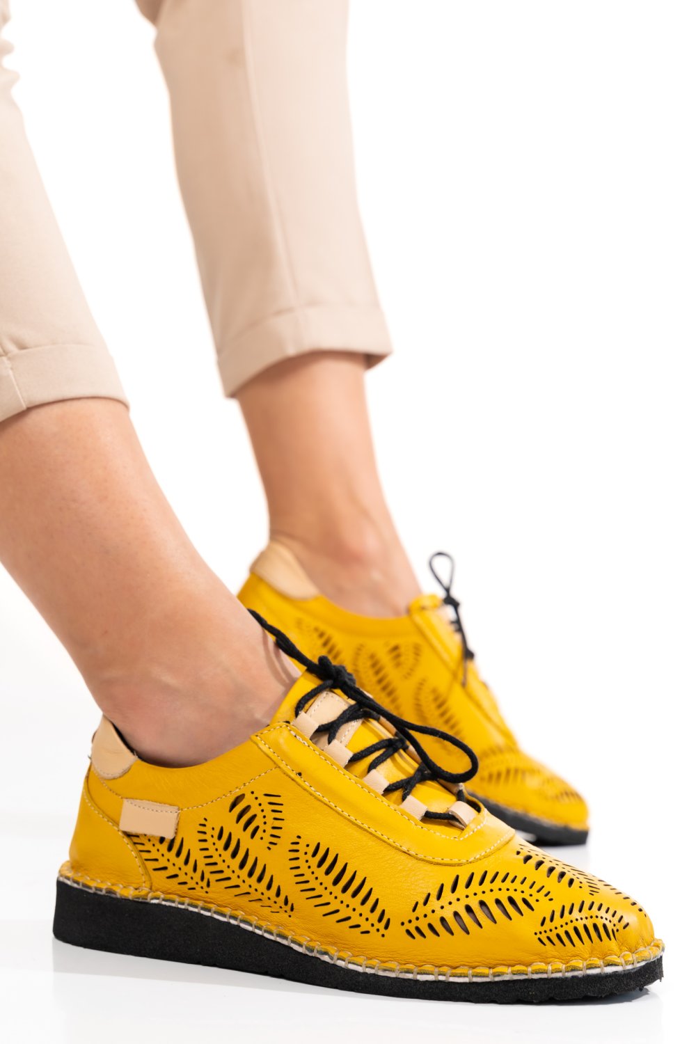 PANTOFI GALBENI PIELE NATURALA 6PC312