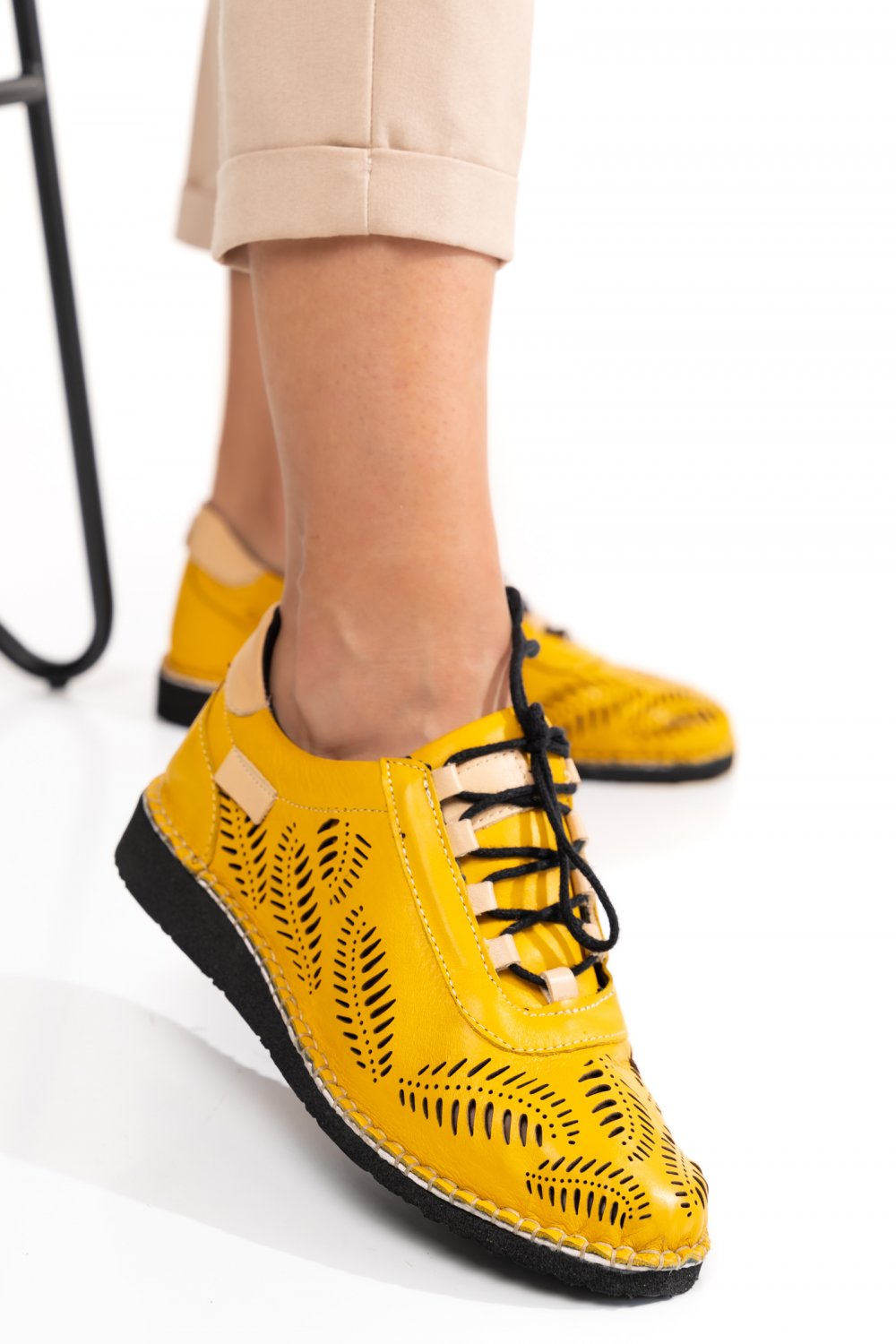 PANTOFI GALBENI PIELE NATURALA 6PC312