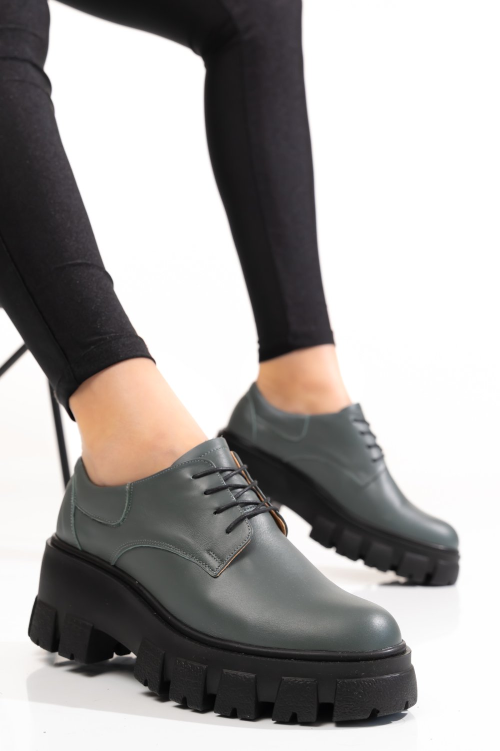 PANTOFI GRI PIELE NATURALA 2PC080