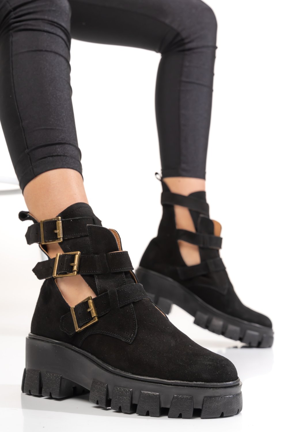 GHETE NEGRE PIELE NATURALA INTOARSA 1PC90L