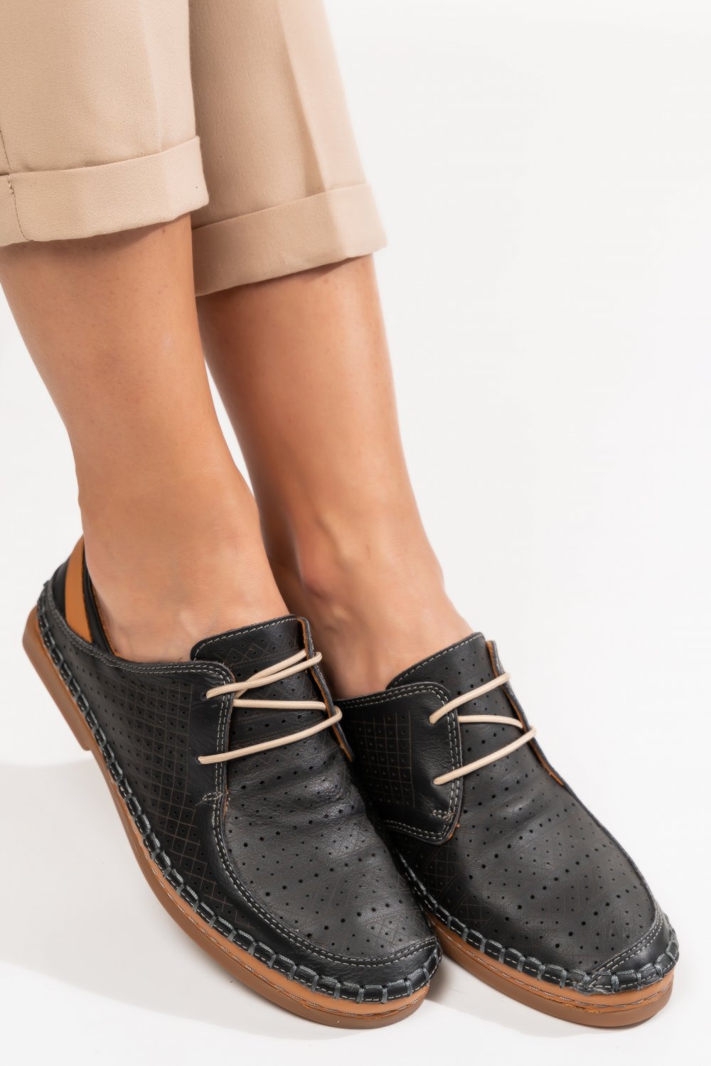 PANTOFI NEGRI PIELE NATURALA 4PC22-1