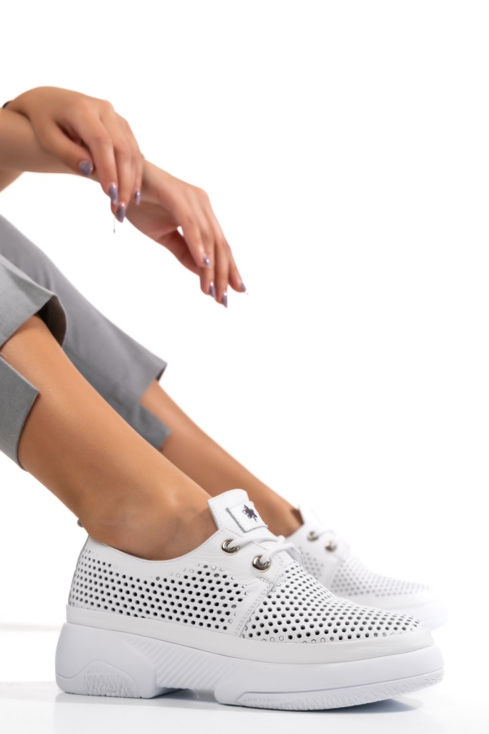 PANTOFI SPORT ALBI PIELE NATURALA 2PC027