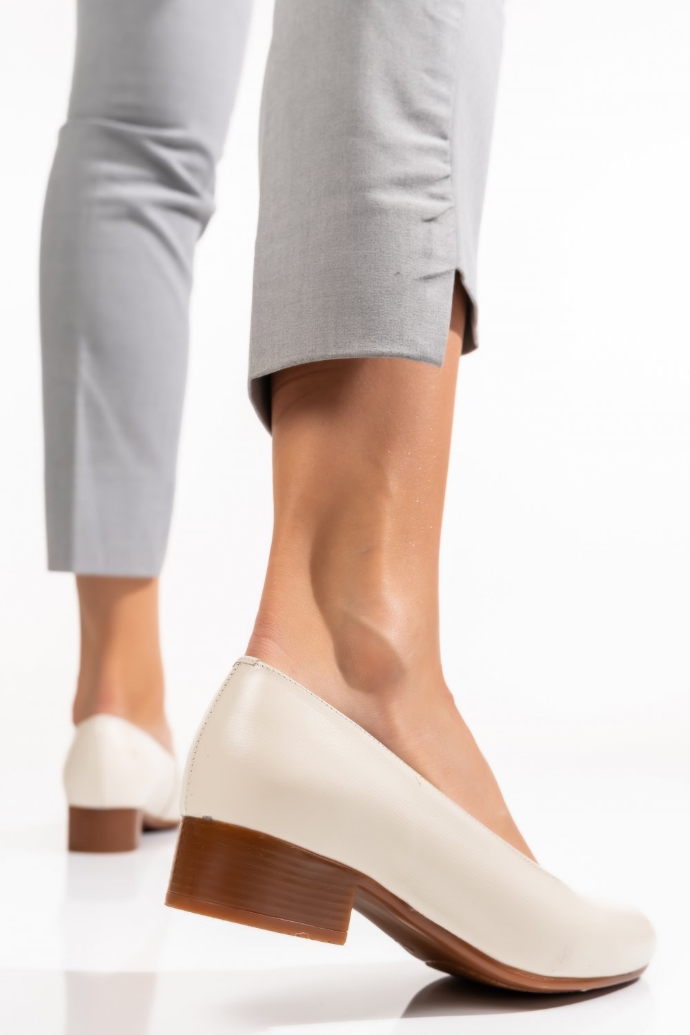 PANTOFI BEJ PIELE NATURALA 2PC040