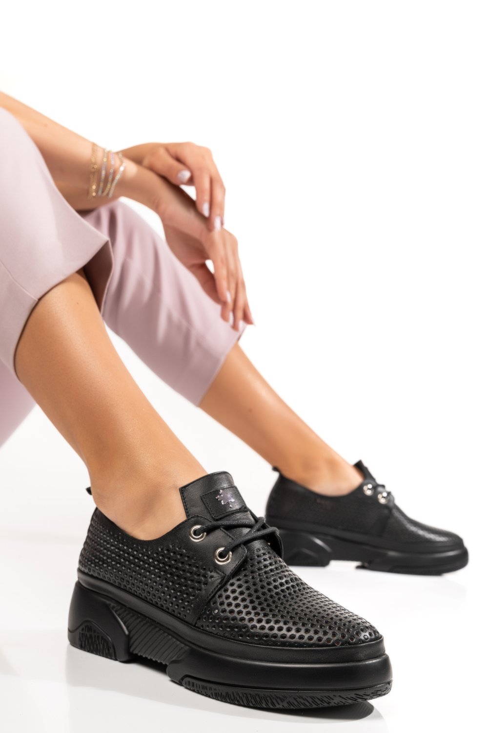 PANTOFI SPORT NEGRI PIELE NATURALA 2PC027