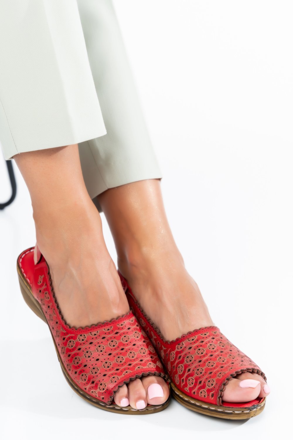 SANDALE ROSII PIELE NATURALA 1PC009