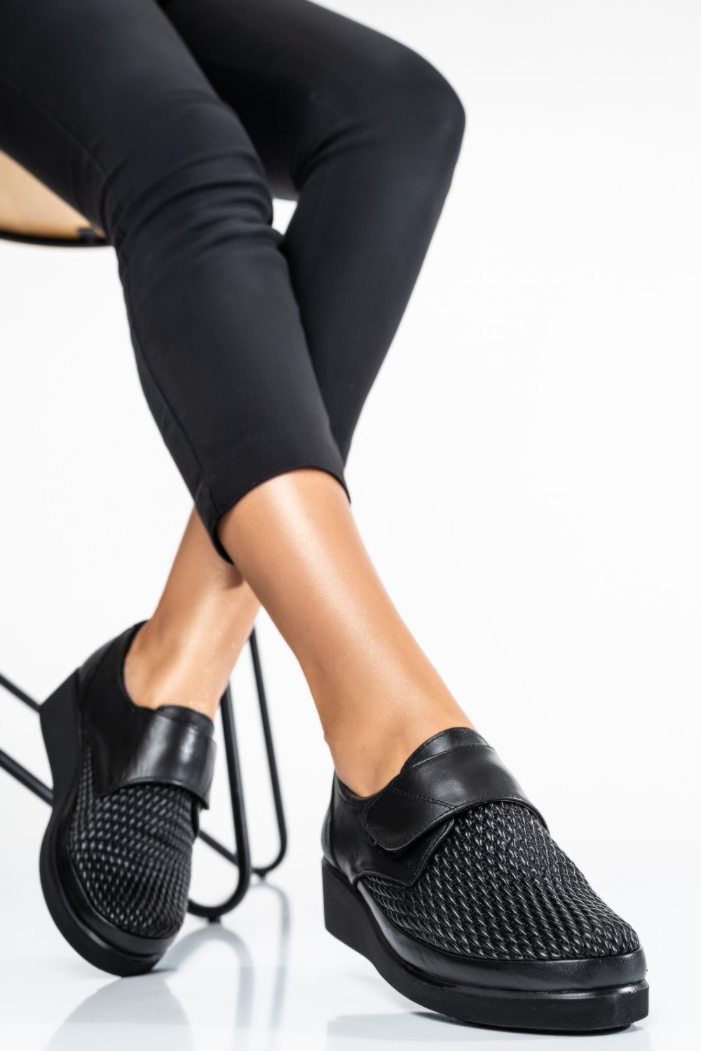 PANTOFI NEGRI PIELE NATURALA 4PC50